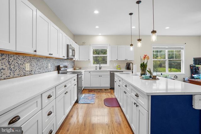 11337 RUSSELL RD, Hillsboro, VA 20132