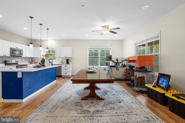 11337 RUSSELL RD, Hillsboro, VA 20132