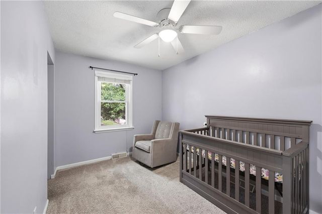 916 NW Berkshire Drive, Blue Springs, MO 64015