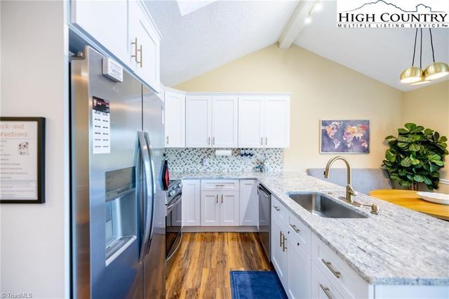 30 Village Road, Roaring Gap, NC 28668