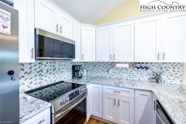 30 Village Road, Roaring Gap, NC 28668