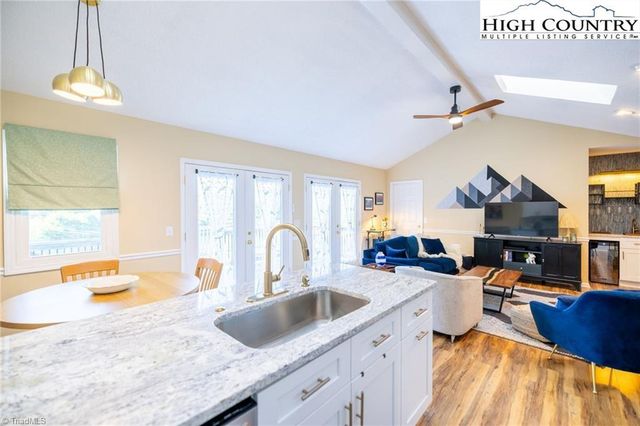 30 Village Road, Roaring Gap, NC 28668