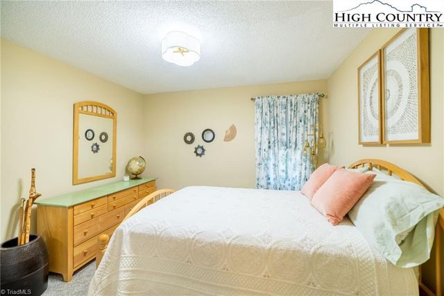 30 Village Road, Roaring Gap, NC 28668