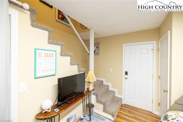30 Village Road, Roaring Gap, NC 28668