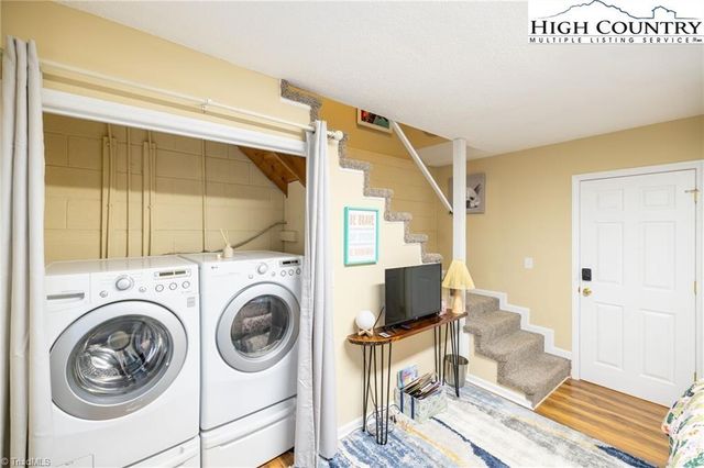 30 Village Road, Roaring Gap, NC 28668