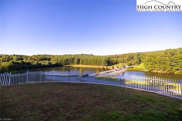 30 Village Road, Roaring Gap, NC 28668