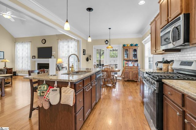 201 Franklin Oaks Lane, Greer, SC 29651
