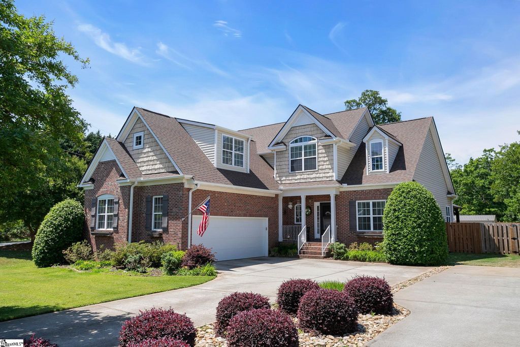 201 Franklin Oaks Lane, Greer, SC 29651