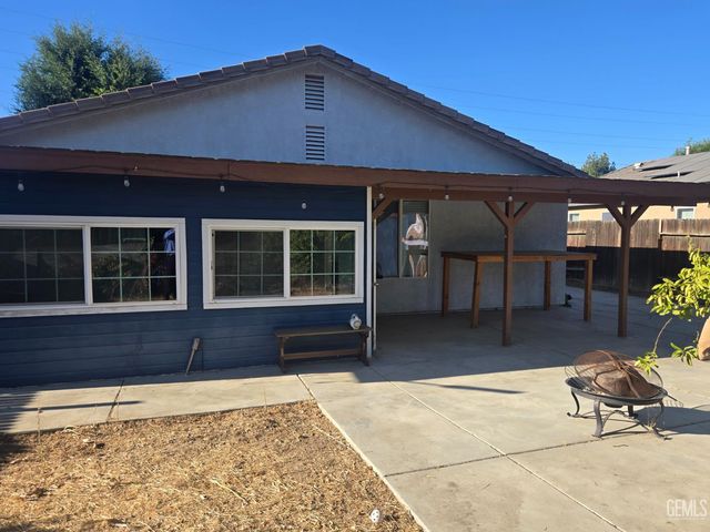 6311 Padua Court, Bakersfield, CA 93308