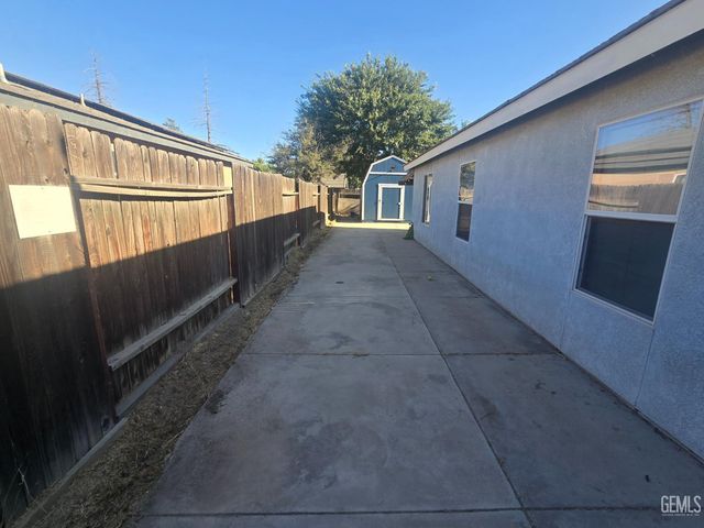 6311 Padua Court, Bakersfield, CA 93308
