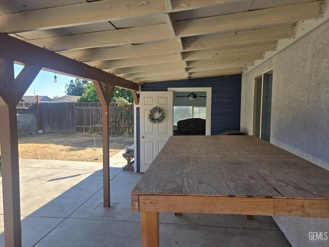 6311 Padua Court, Bakersfield, CA 93308