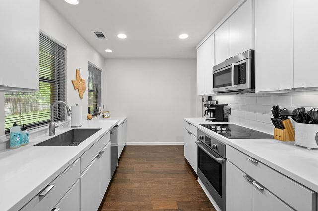 2802 Warren ST B, Austin, TX 78703