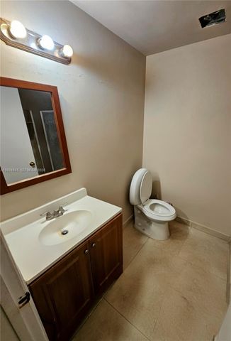 631 Cypress Lake Blvd E17, Deerfield Beach, FL 33064