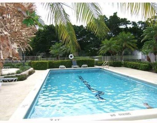 631 Cypress Lake Blvd E17, Deerfield Beach, FL 33064