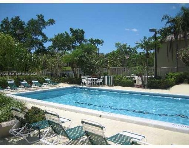 631 Cypress Lake Blvd E17, Deerfield Beach, FL 33064