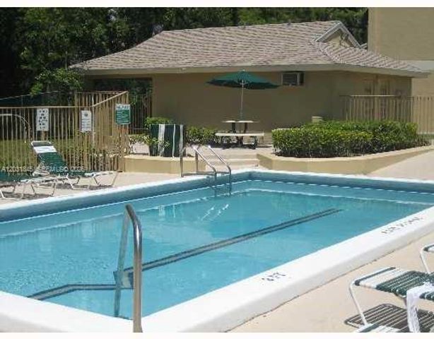 631 Cypress Lake Blvd E17, Deerfield Beach, FL 33064