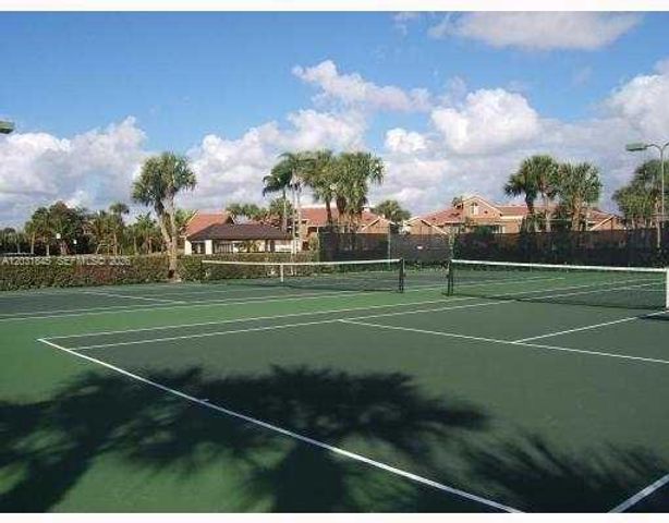 631 Cypress Lake Blvd E17, Deerfield Beach, FL 33064