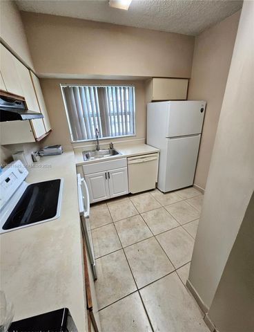 631 Cypress Lake Blvd E17, Deerfield Beach, FL 33064