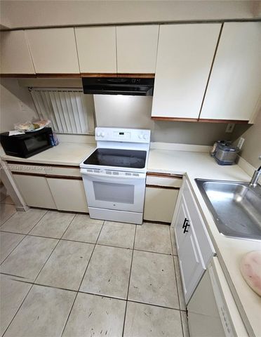 631 Cypress Lake Blvd E17, Deerfield Beach, FL 33064