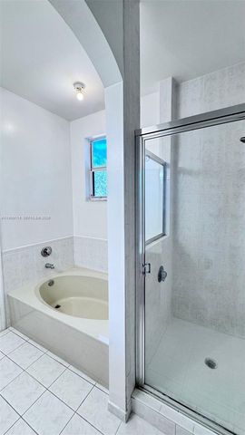 15245 SW 30th Ter, Miami, FL 33185