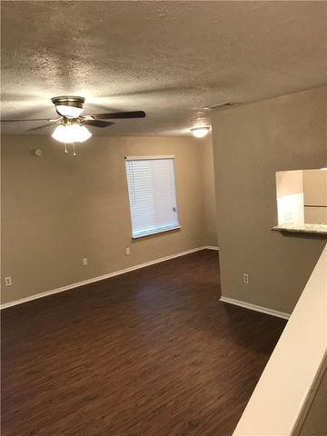 3201 Cougar Trail A, Bryan, TX 77807