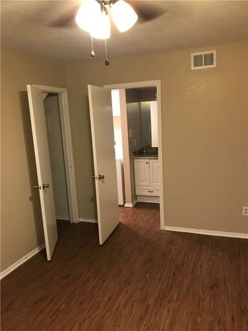 3201 Cougar Trail A, Bryan, TX 77807