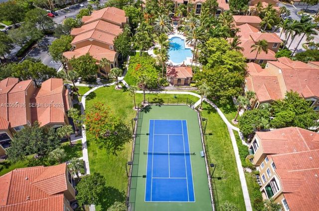8060 N Nob Hill Road 101, Tamarac, FL 33321