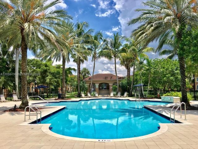 8060 N Nob Hill Road 101, Tamarac, FL 33321