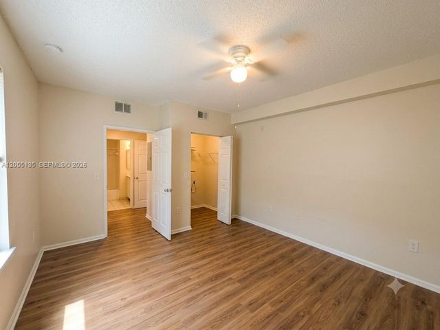 8060 N Nob Hill Road 101, Tamarac, FL 33321