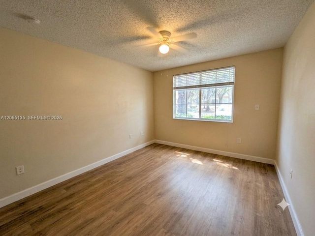 8060 N Nob Hill Road 101, Tamarac, FL 33321