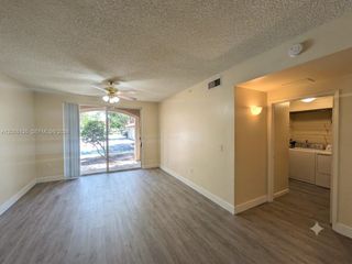 8060 N Nob Hill Road 101, Tamarac, FL 33321