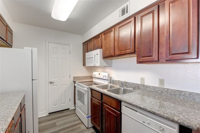 2606 South Durango Drive 214, Las Vegas, NV 89117