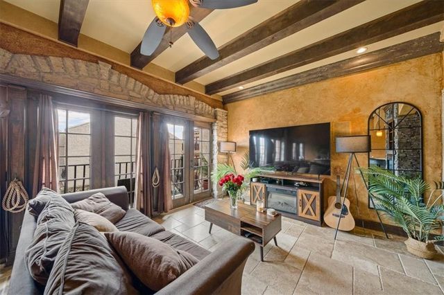 1111 W 46th Street 12, Kansas City, MO 64112