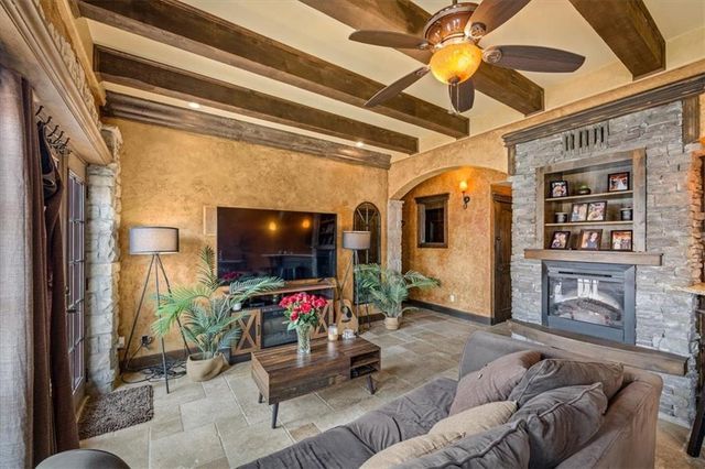 1111 W 46th Street 12, Kansas City, MO 64112