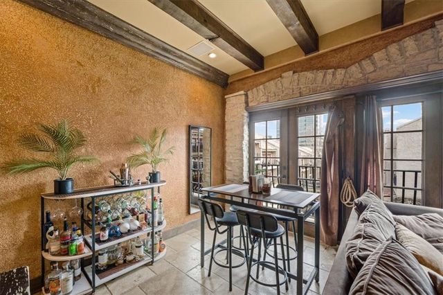 1111 W 46th Street 12, Kansas City, MO 64112