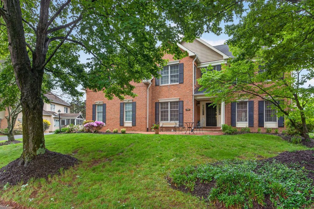 3506 CURTICE FARM DR, Fairfax, VA 22033