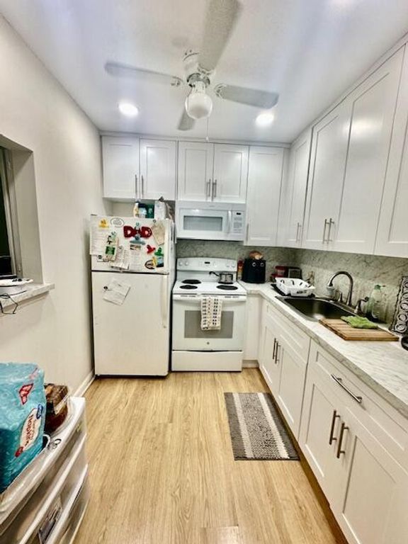 Image 2 of property listing at 583 Fanshaw N, Boca Raton, FL 33434