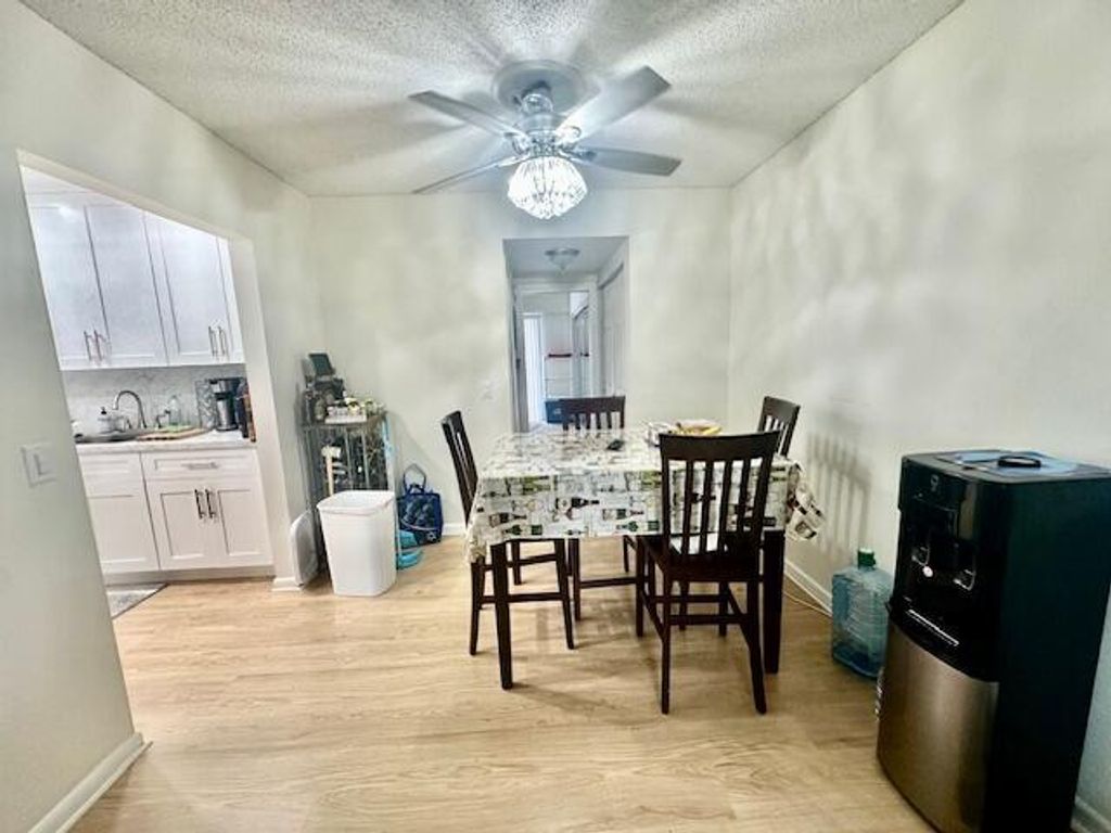Image 5 of property listing at 583 Fanshaw N, Boca Raton, FL 33434