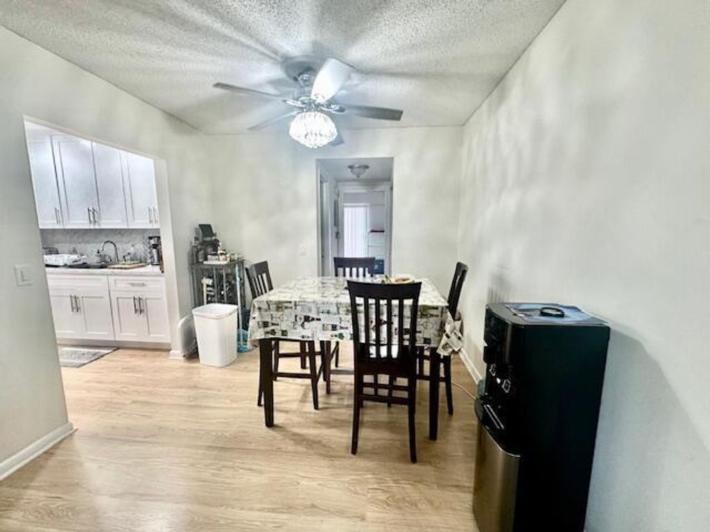 Image 6 of property listing at 583 Fanshaw N, Boca Raton, FL 33434