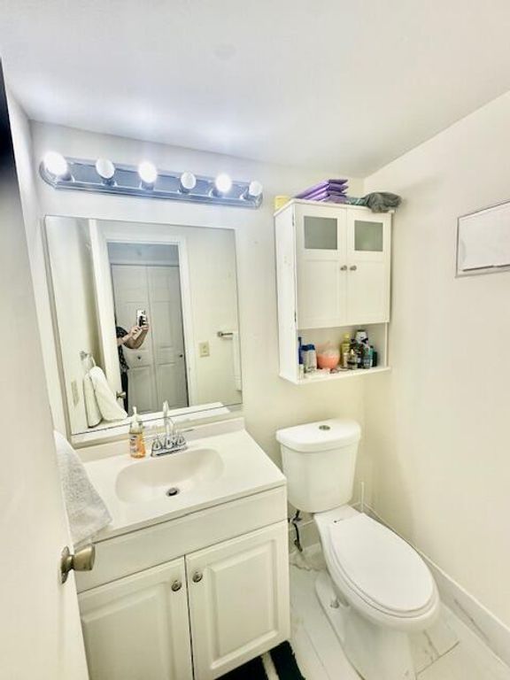 Image 7 of property listing at 583 Fanshaw N, Boca Raton, FL 33434