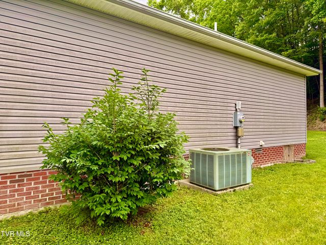 2251 Northeast Mountain Laurel Road, Norton, VA 24273