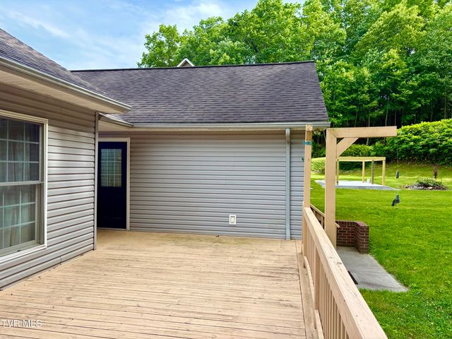2251 Northeast Mountain Laurel Road, Norton, VA 24273