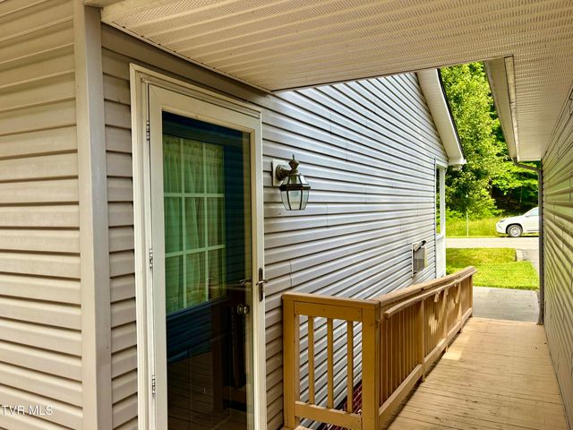 2251 Northeast Mountain Laurel Road, Norton, VA 24273