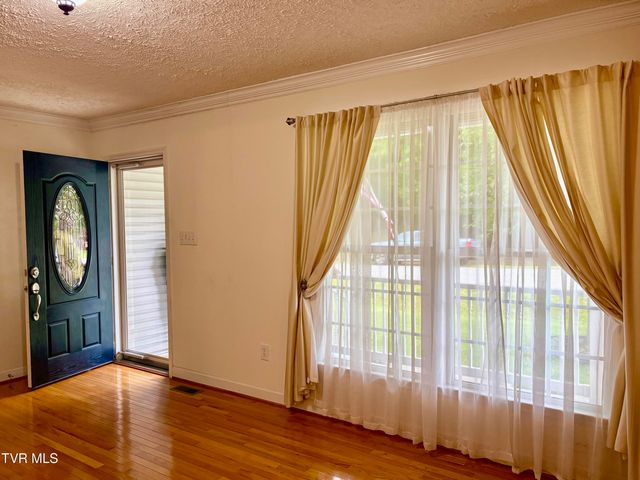 2251 Northeast Mountain Laurel Road, Norton, VA 24273