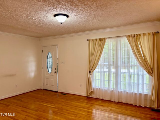 2251 Northeast Mountain Laurel Road, Norton, VA 24273