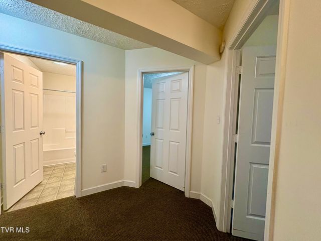 2251 Northeast Mountain Laurel Road, Norton, VA 24273
