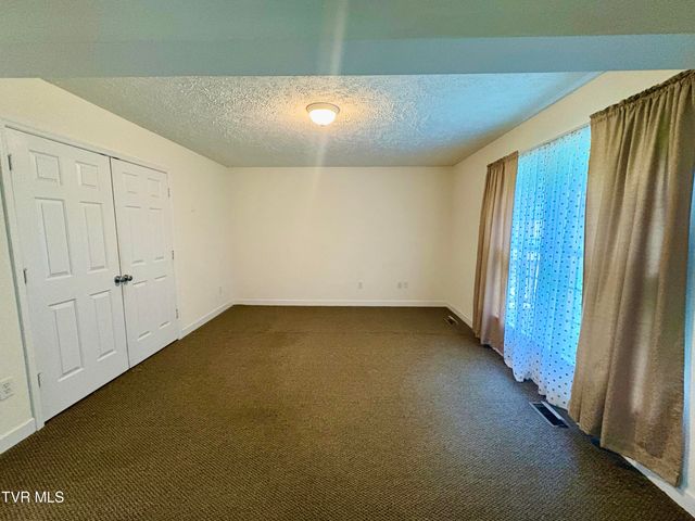 2251 Northeast Mountain Laurel Road, Norton, VA 24273