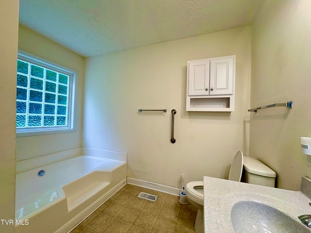 2251 Northeast Mountain Laurel Road, Norton, VA 24273