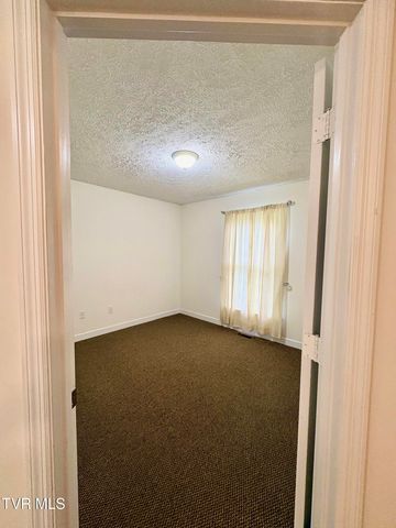 2251 Northeast Mountain Laurel Road, Norton, VA 24273