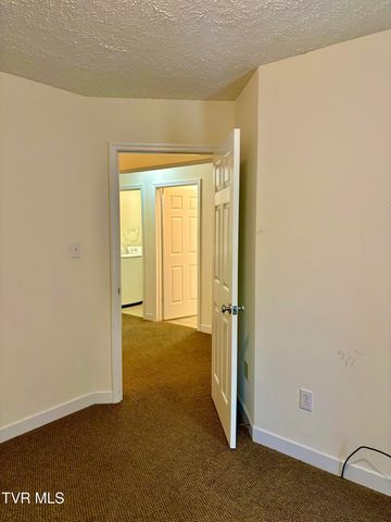 2251 Northeast Mountain Laurel Road, Norton, VA 24273